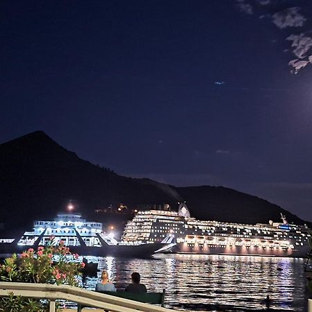 Seaside Village 卡梅纳里 外观 照片