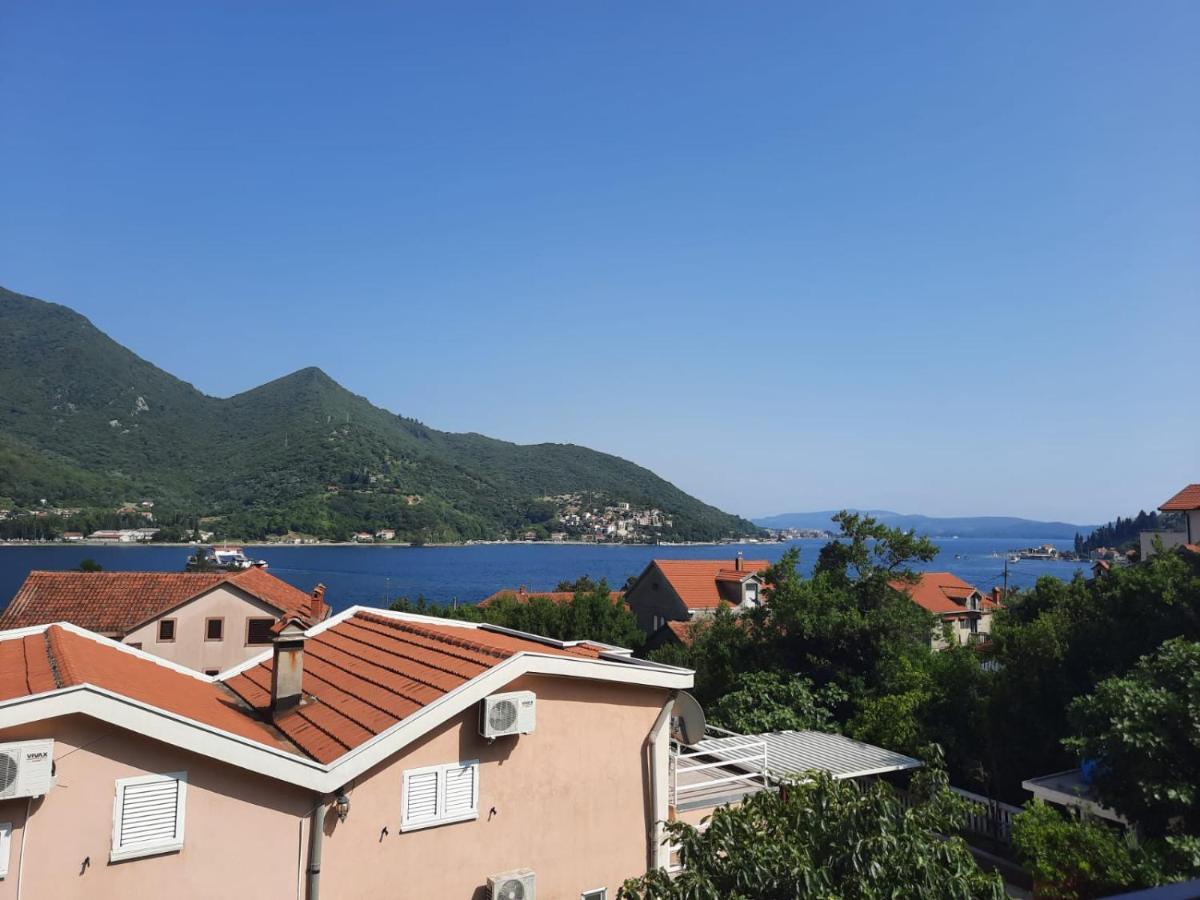 Seaside Village 卡梅纳里 外观 照片